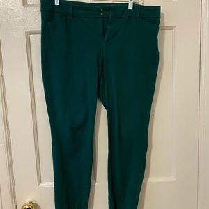 Old Navy Mid-rise Pixie Ankle Pants size 14